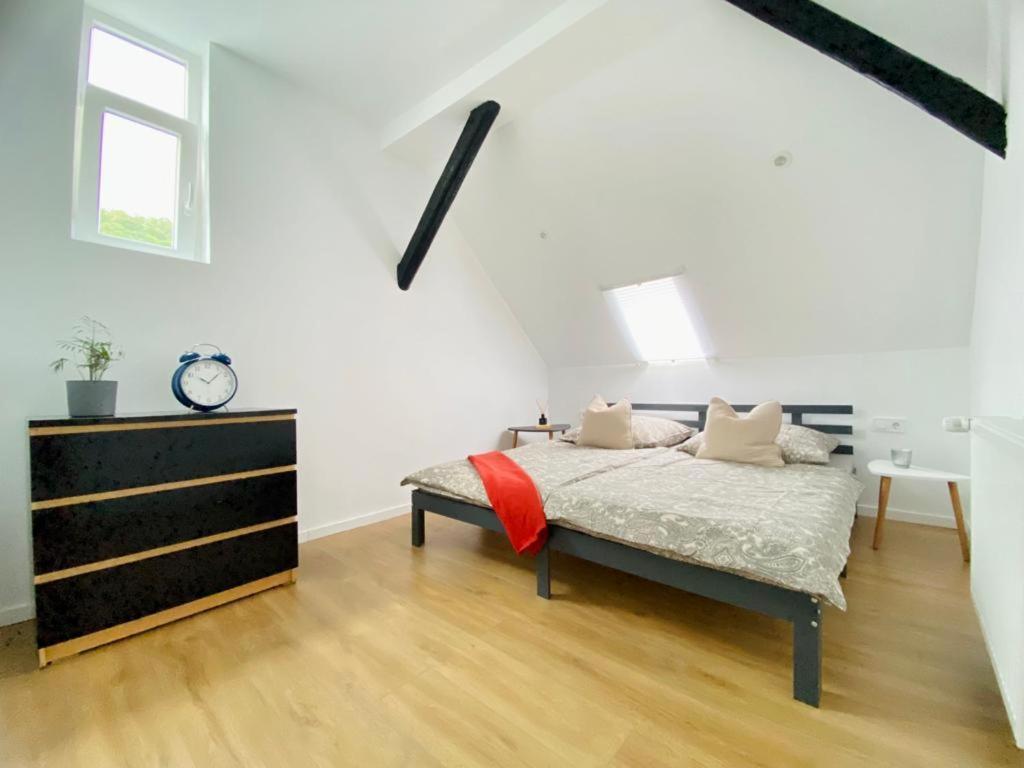 -2-Zentral-Traumwohnung-Rhein オーバーヴェセル エクステリア 写真